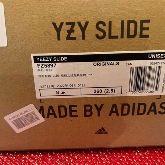 Yeezy Slides main image 9